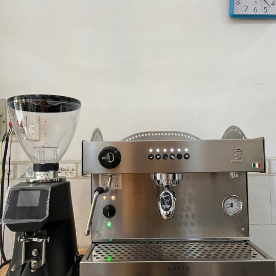 Máy pha cà phê  Bezzera B2016 DE 1 Group. 